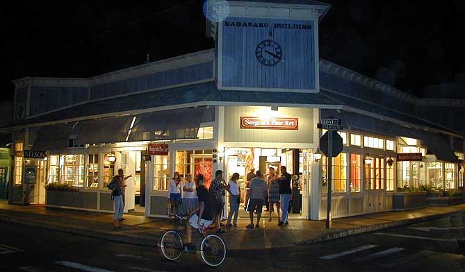 Photo of Sargent's Fine Art Gallery at night